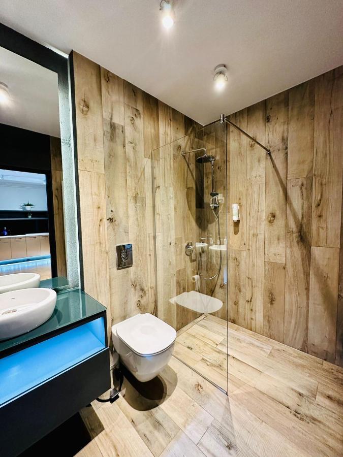 Kharisma Apartment-Free Parking-Ultracentral Cluj-Napoca Exteriör bild
