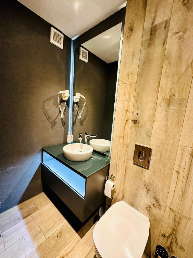 Kharisma Apartment-Free Parking-Ultracentral Cluj-Napoca Exteriör bild